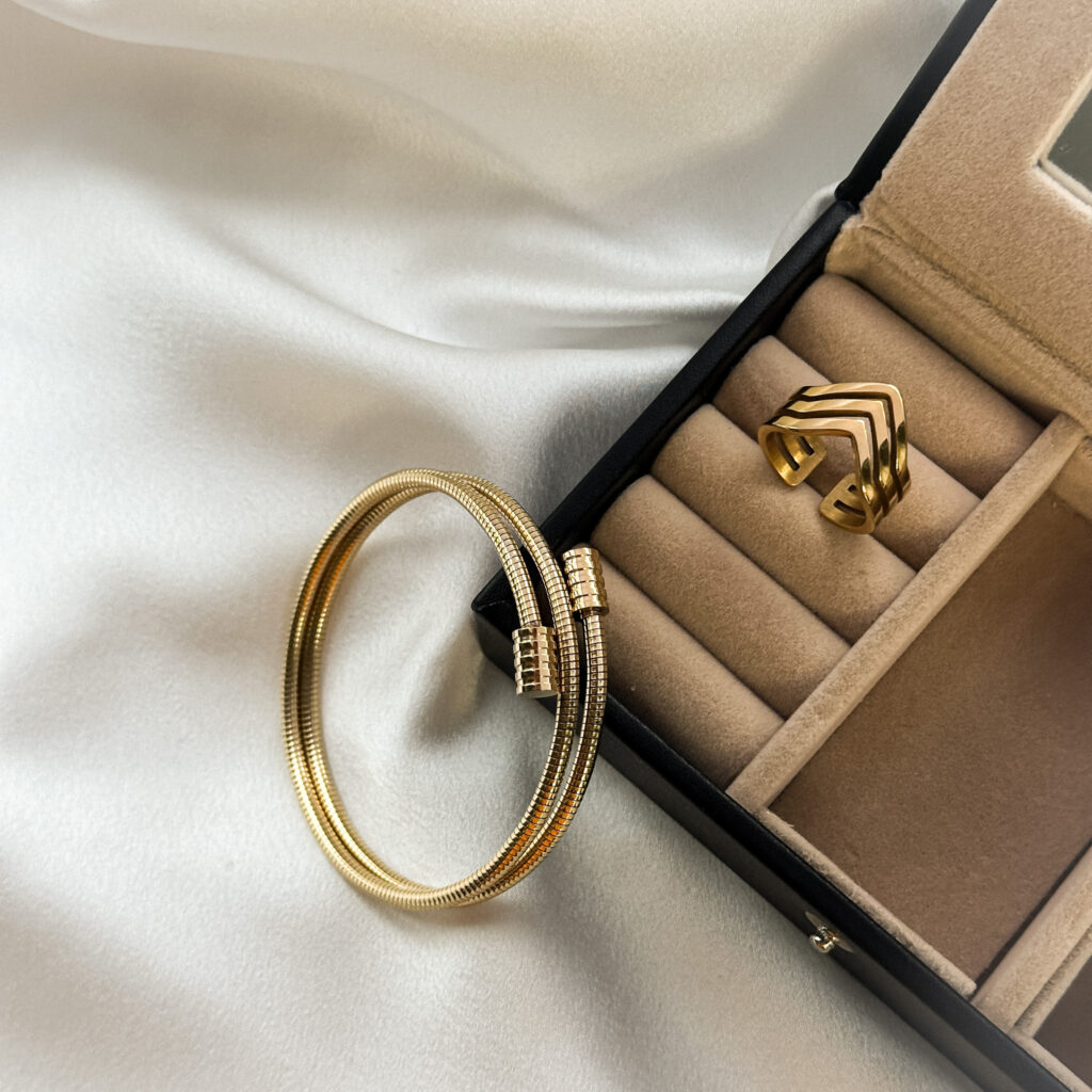 Salem Gold Ring
Double Layer Bracelet